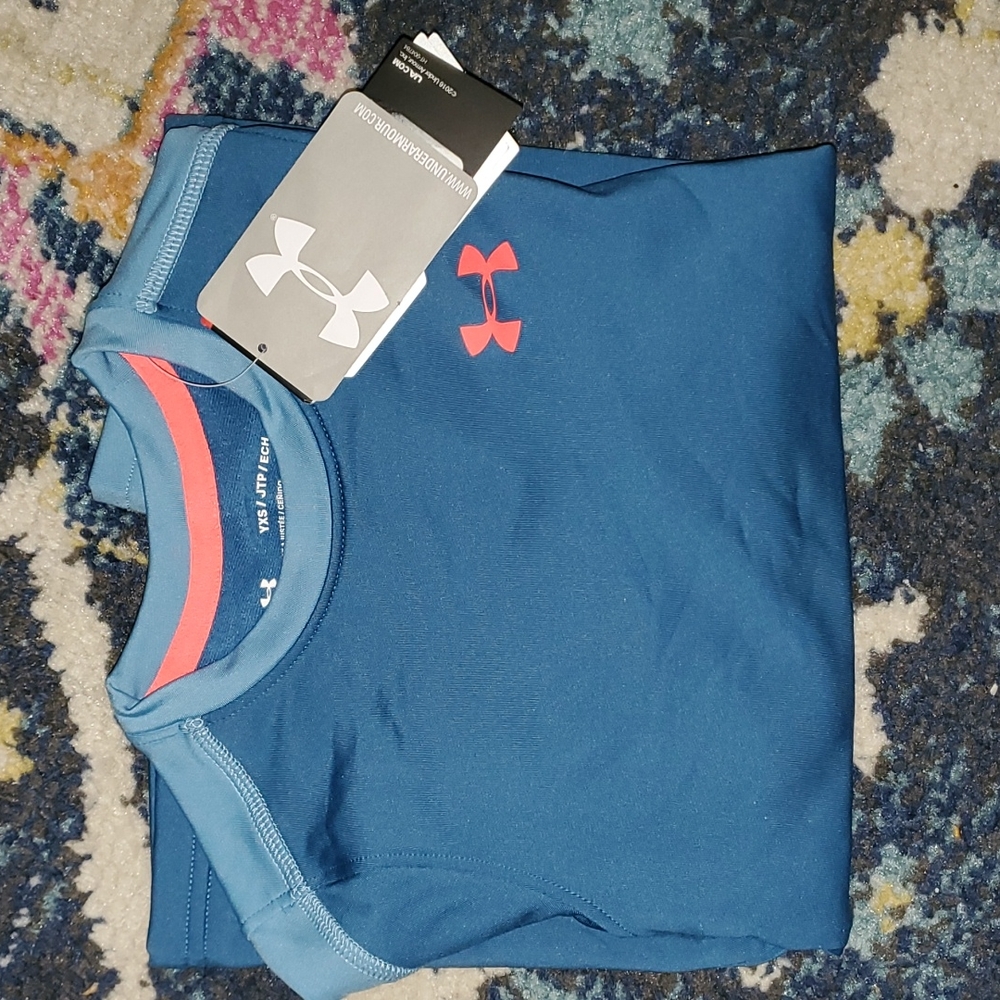 Boys Under Armour fitted cold gear sweater.